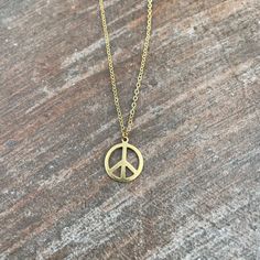 Brass Peace Sign Bohemian Necklace - Gypsy Hippie Woodstock Style. This necklace is dainty and so cute.16" brass chain length with lobster clasp closure. Wooden Accessories, Bohemian Necklace, Light Weight Earrings, Peace Sign, Wooden Jewelry, Brass Chain, Woodstock, Chain Lengths, Handcrafted Jewelry