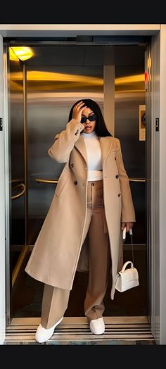 Recreate Outfits Casual, Tech Chic Outfit, Winter Bougie Outfits, Chic Luxury Outfit, Neutral Color Business Attire, Elegant Outfit Plus Size Classy, Fall Colored Outfits, Classy Trench Coat Outfit, Publicist Outfit