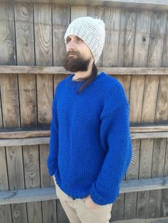 Chunky Hand Knit Sweater for Men. Gift for him 🥳 The yarn is very soft and warm.  Yarn: Wool blend 🤍🤍 I need about two weeks to knit your sweater. You can choose a different color or color combination too. Please feel free to contact me for a custom order or if you need any further information.  Thank you for visiting my shop! Polina 🤍 Jumper For Men, Gift Boyfriend, Knit Men, Wool Jumper, Sweater Men, Hand Knitted Sweaters, Blue Sweater, Color Combination, Blue Sweaters