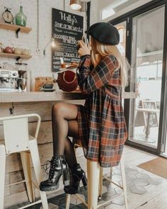 Casual Fall Fashion Trends & Outfits 2018 #fallfashion #fashion #casualoutfits #falloutfits Street Style Vintage, Sandal Tali, Fall Fashion Coats, Street Style 2018, Instagram Baddie, Current Fashion, Trending Fashion Outfits, Outfit Trends, Vintage Diy