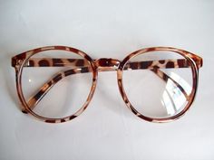 E D J E N N ♡ Cute Glasses Frames, Glasses Inspiration, Glasses Trends, Retro Glasses, Computer Glasses