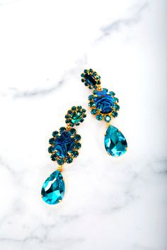 Jesse Earrings – Elizabeth Cole Jewelry Glamorous Jewelry, Elizabeth Cole, Czech Crystal, 24kt Gold, All Craft, Jewel Tones, Turquoise Earrings, Free Jewelry, Clear Crystal