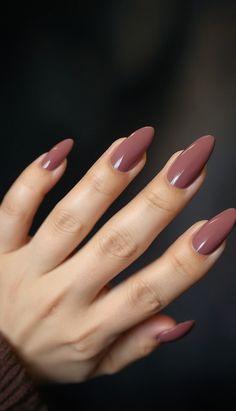 ** #neutralnails Fall Nails Monochromatic, Rose Brown Nails, Early Fall Nails Almond, Classy Nails Dip, Autumn Neutral Nails, Fall Nails Light Colors, Nail Color With Brown Dress, Fall Nail Inspo 2024 Square, Fall Acrylic Nail Designs 2024