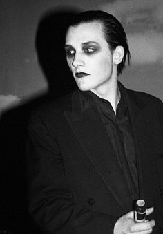 Dave Vanian Trad Goth Makeup Men, Gothic Men’s Makeup, Dave Vanian 80s, Dave Vanian Vampire, The Damned Band, Goth Guy, Goth Men, 80s Goth Music, Trad Goth Photography