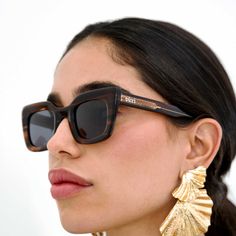 Be fearless with these daring fashion frames. 3D acetate and a retro cat-eye design puts the pop in pop culture. Multifocal Lenses, Be Fearless, Luxury Eyewear, Retro Cats, Glasses Shop, Men's Eyeglasses, Men Eyeglasses, Eyewear Brand, Eye Design