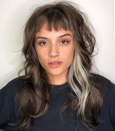 Shaggy Mid Length Hair With Bangs, Edgy Mid Length Haircut, Edgy Hair Color Ideas For Brunettes, Short Hair Shaggy, Peekaboo Blonde, Shaggy Hairstyles, Skunk Hair