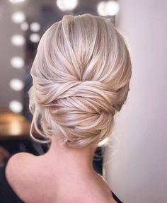 Chignon Updo, Winter Wedding Hair, Hair Extensions Best, Peinados Recogidos, Best Wedding Hairstyles, Creative Hairstyles, Trending Hairstyles