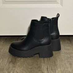 Bought For A Concert But Ended Up Wearing Different Shoes So Don’t Need Them Anymore I Usually Wear A 7.5-8 And These Fit Perfect When I Tried Them On Different Shoes, Leather Platform Boots, White Platform Sandals, Steve Madden Platform, Y2k Shoes, Black Stiletto Heels, Block Sandals, Platform Converse, Brown Wedges