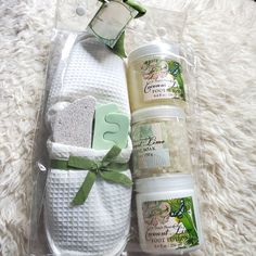 Comes With Foot Scrub, Soak, Lotion, Pumice Stone, 2 Toe Separators, Spa Slippers And Reusable Pouch. Brand New Never Used! Slipper Gifts, Pedicure Gift Basket, Remove Bleach Stains, Homemade Gift Baskets, Spa Slippers, Spa Gift Basket, Diy Gift Baskets, Foot Scrub, Foot Spa