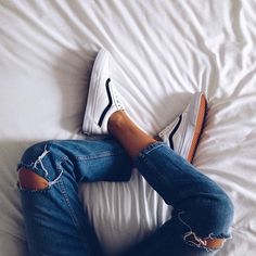 Old school vans sneakers et denil Vans Ideas, Vans Shoes Outfit, How To Wear Vans, Old School Vans, Vans Outfit, New Vans, Shoe Inspo, Buy Shoes Online