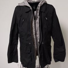 Cute & Casual, Has Drawstrings That Can Since Waist If Opted, Hood With Functional Drawstrings, Pockets In Front Forever 21 Casual Black Outerwear, Forever 21 Black Winter Outerwear, Forever 21 Black Long Sleeve Outerwear, White Cropped Jacket, Petite Suits, Embellished Denim Jacket, Suit Jackets For Women, Short Sleeve Jacket, Safari Jacket