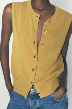 PLAIN KNIT TOP WITH GOLD BUTTONS - Light blue | ZARA United States Wool Turtleneck, Cardigan Vest, Button Top, Yellow Fashion, Zara United States, Knitwear Women, Casual Fits, Coat Dress, Ghana