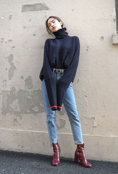 burgundy ankle boots Burgundy Boots Ankle, Turtleneck Sweaters, Boating Outfit, Looks Street Style, Korean Fashion Trends, Womens Turtleneck, Winter Mode, High Standards