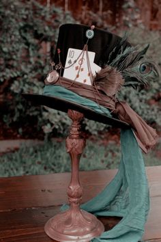 Mad Hatter Aesthetic Outfit, Heartless Aesthetic, Halloween Crafts Diy Projects, Steampunk Alice In Wonderland, Alice In Wonderland Crafts, Steampunk Party, Halloween Photo Booth, Alice In Wonderland Aesthetic