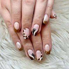 Mail Ideas For September, Western Fall Acrylic Nails, Brown Cow Nails Designs, Fall Nail Inspo Short Simple, Country Nails Almond Shape, Horse Themed Nails, Cowgirl Gel Nails, Cow Girl Nail Design, Horse Inspired Nails