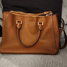 Brown Large Michael Kors Purse, Used But In Great Condition Purses Michael Kors, Large Size, Michael Kors Bag, Brown Color, Michael Kors, Bag Lady, Shoulder Bag, Women Shopping, Color