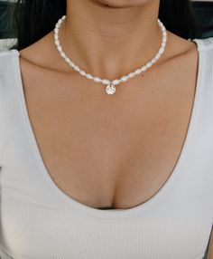 Our Emory necklace is the perfect go-to jewelry piece! Beach Accessories Jewelry, Pearl Charm Necklace, Necklace Beaded, Pearl Charms, Beach Accessories, Jewelry Pendant, White Pearl, Accessories Jewelry, Pearl White