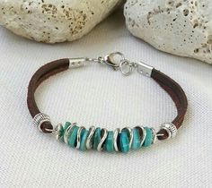 Leather Cord Jewelry, Pola Macrame, Diy Leather Bracelet, Leather Jewelry Diy, Leather Cord Bracelets, Beaded Bracelets Diy, Bracelet Crafts