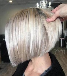 Modern Angled Blunt Bob Bob Lung, Short Blonde Bobs, Bob Haircut For Fine Hair, Bob Hairstyles For Fine Hair, Hair Styles 2017, Short Hair Styles For Round Faces, Bob Hair