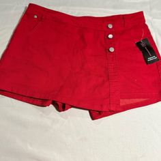 No Boundaries Red Shorts Size Nwt Red Cotton Bottoms With Built-in Shorts, Trendy Red Cotton Shorts, Red High Waist Cotton Shorts, High Waist Red Cotton Shorts, Red Jean Shorts With Pockets For Spring, Trendy Red Cotton Jean Shorts, Fitted Red Jean Shorts, Casual Red Fitted Jean Shorts, Red High-waist Cotton Jean Shorts