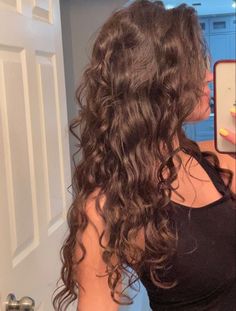 Pelo Ondulado Natural, Hairdos For Curly Hair, Hair Stylies, Wavy Curly Hair, Hair Stylist Life, Long Wavy Hair, Hair Inspo Color, Long Curly Hair