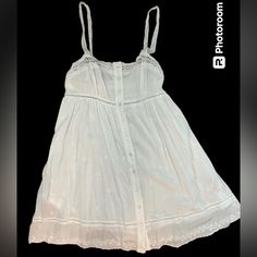 Urban White Dress Size Xs Euc, Never Worn Cute Summer Sundress With Lace Trim, Cute Sundress With Lace Trim For Summer, Cute Lace Trim Sundress For Summer, Cute White Sundress For Daywear, Cotton Sundress With Lace Trim For Day Out, Casual Cotton Sundress By Urban Outfitters, Casual Mini Sundress With Lace Trim, Urban Outfitters Casual Cotton Sundress, Urban Outfitters Sleeveless Dress With Lace Trim