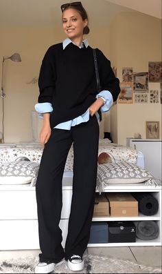 Black Crewneck Outfit Aesthetic, Outfits With Black Slacks, White Shirt Outfit Winter, Black Blouse Outfit, February Outfits, Fashion For Winter, Buisness Casual Women Outfits Chic, Buisness Casual Women, Study Outfit