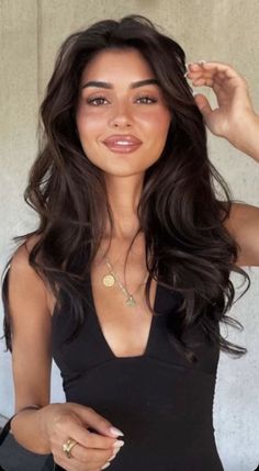 Rambut Brunette, Brown Hair Looks, Brown Hair Inspo, Blowout Hair, Hair Inspo Color, Brunette Hair, Aesthetic Hair, Dark Hair, Hair Highlights