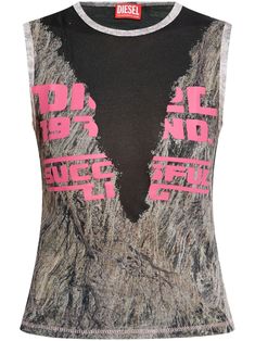 Find DIESEL T-melya Tank Top on Editorialist. grey/black/pink stretch-design abstract pattern print contrasting trim round neck sleeveless logo print to the front straight hem Abstract Outfits, Tank Top Outfit Ideas, Tumblr Fashion, Chill Fits, Exclusive Fashion, Fashion Tips For Women, 2000s Fashion, Classic Outfits, Lookbook Outfits