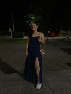 Vestido azul com fenda Glow Up?