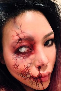 59 Vampire Makeup Ideas For Scary And Fabulous You Vampire Makeup Ideas, Creepy Makeup, Drag Make-up, Vampire Makeup, Creepy Halloween Makeup, Halloween Beauty, Makeup 101