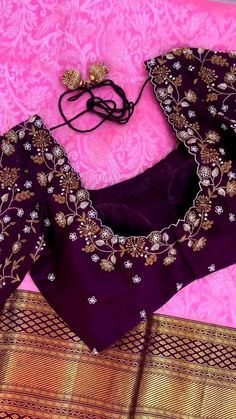 Magam Work Blouses, Basic Blouse Designs, Cut Work Blouse, Magam Work, Silk Saree Blouse Designs Patterns, Blouse Designs Pattern, Model Blouse Designs, Latest Bridal Blouse Designs, Boat Neck Blouse Design