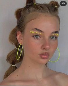 Coachella Makeup, Makeup Ojos, Neon Makeup, Graphic Makeup, Smink Inspiration, Creative Eye Makeup, Creative Makeup Looks