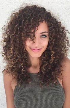 Curly Hair Fringe, Long Curly Hairstyles, Crimped Hair, Curly Hair Inspiration, Hair Women, Curly Hair With Bangs, Long Hair With Bangs, Haircuts For Long Hair, Curly Hair Cuts