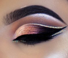 Machiaj Smokey Eyes, Make Up Designs, Bridal Eye Makeup, Glitter Eye Makeup, Eye Makeup Pictures, Beautiful Eye Makeup, Eye Makeup Designs, Colorful Eye Makeup