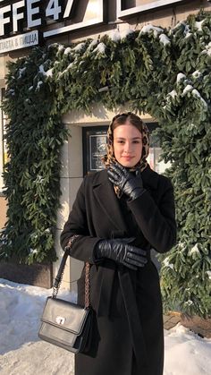 Russian Fashion Aesthetic, Russian Winter Fashion, Russian Outfit, Women Looks, Russian Clothing, Cozy Oversized Sweaters, Cold Fashion, Welcome Winter, Loose Fit Sweater