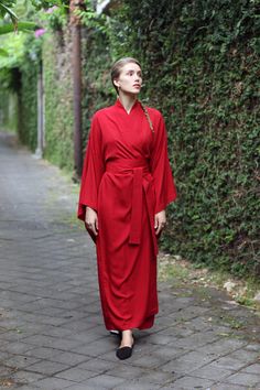 Red Kimono Dress, Japanese Kimono Robe, Long Kimono Dress, Short Hanfu - Etsy Elegant Long Kimono For Tea Ceremony, Elegant Long Sleeve Kimono For Tea Ceremony, Short Hanfu, Make A Kimono, Long Kimono Dress, Red Kimono, Resort Wear Beach, Japanese Dress, Short Models