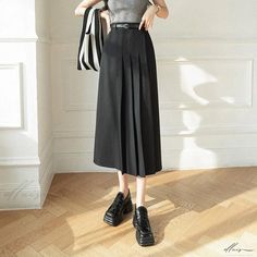 Elluis - Premium Womens Gray Pleated Maxi Skirt - High-Waisted with Exquisite Embossed Patterns High Waisted Maxi Skirt, Pleated Maxi Skirt, Pleated Maxi, Mid Length Skirts, Skirt Skirt, Color Fabric, Types Of Skirts, Skirt Length, Pleated Skirt