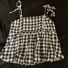 Women’s Old Navy Brand Black And White Gingham Strappy Tank Top With Ties. This Was Washed And Never Worn. Comes From A Smoke Free Yet Dog Friendly Home Trendy Plaid Tops For Vacation, Casual Gingham Tops For Beach, Casual Summer Plaid Tops, Casual Plaid Summer Tops, Cotton Gingham Tops For Vacation, Casual Gingham Tank Top For Summer, Casual Summer Gingham Tank Top, Casual Gingham Tank Top For Spring, Sleeveless Plaid Tops For Vacation