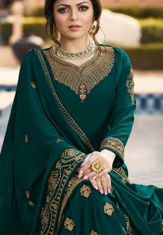 Kurti Combination, Heavy Duppata, Pakistani Gharara, Kurti Fashion, Suit Green, Ladies Suit, Churidar Suits, Gaun Fashion, Lehenga Style