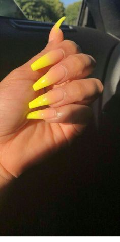 Yellow Nail Art, Unghie Sfumate, Gel Pedicure, French Pedicure, Yellow Nail, Nagellack Trends, Ombre Acrylic Nails, Summer Acrylic Nails, Neon Nails