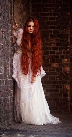 Beautiful Red Hair, 사진 촬영 포즈, Long Red Hair, Redhead Beauty, Auburn Hair, Redhead Girl, Long Red, Beautiful Long Hair, Grunge Hair