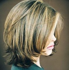 Shoulder Length Bob Styles The attractive bob has subtle layers cut around the sides and back to add shape to the length that is kept simple and solid to sit at the shoulders. This is perfect for people with fine to medium hair. The neat side swept bangs are slicked down on the forehead to frame the top of the face and enhance the bob. Shoulder Length Layered Hair, Short Layered Bob Hairstyles, Shoulder Hair, Popular Haircuts, Shoulder Length Hair, Bob Hairstyle