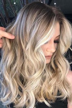 Blonde Shade For Pale Skin, Bright Ash Blonde Balayage, Blended Dimensional Blonde, Blonde Money Piece Side Part, Summer Blonde Hair 2023, Blonde Face Framing Highlights Balayage, Side Part Balayage, Blended Highlights And Lowlights Blonde, Blonde Shadow Root With Money Piece