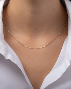 Gold Box Chain Necklace, Minimalist Chain Necklace, Gold Snake Chain Necklace, Simple Chain Design, Minimal Chain Necklace, Simple Gold Accessories, Minimalistic Gold Jewelry, Snake Necklace Gold, Modern Gold Jewelry Necklaces