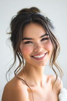 32 Gorgeous and Easy Long Hairstyles For Women - The Hairstyle Edit Short Hair Bob Cut, Hairstyles For Special Events, Long Side Swept Bangs, Blonde Beach Waves, Easy Long Hairstyles, Timeless Hairstyles, Romantic Waves, Vintage Ponytail, Blonde Locks