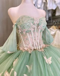 Light Green Quinceanera Dresses, Sage Green Quinceanera, Quinceanera Dresses Green, Green Quince Dress, Tulle Princess Dress, Dress With Butterflies, Sweet 15 Dresses