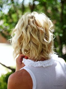 Cute Bob Haircuts, Blonde Lowlights, Cute Bob Hairstyles, Dunner Wordend Haar, Curl Your Hair, Hi Sugarplum, Hair Secrets, How To Curl Short Hair, Beauty Crafts