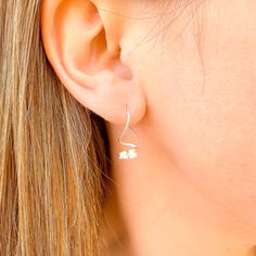 • Handmade spiral threader earrings, created out of 20 gauge solid 925 sterling silver wire. Also available in 14K gold filled.• Comes as a pair with a right and left side.• Approximately 22-24mm long, or about 7/8 inches in drop length/length.• They are lightweight and very comfortable to wear. ••Nickel Free••• These are threader earrings, and traditionally don't require earring backs. But for those with active lifestyles, and if you like a secure fit—we do offer 5mm silicone earring backs. Sli Spiral Sterling Silver Single Wrap Earring, Sterling Silver Spiral Wrap Earring, Sterling Silver Spiral Single Wrap Earring, Hypoallergenic Spiral Sterling Silver Jewelry, Everyday Spiral Earrings With Ear Wire, Delicate Wire Wrapped Earrings For Everyday, Handmade Sterling Silver Threader Earrings For Everyday, Minimalist Spiral Jewelry With Matching Earrings, Simple Nickel-free Threader Earrings