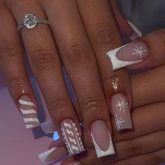 Ongles Bling Bling, Snowman Nails, Unghie Sfumate, Candy Cane Nails, Girly Acrylic Nails, French Tip Acrylic Nails, French Acrylic Nails